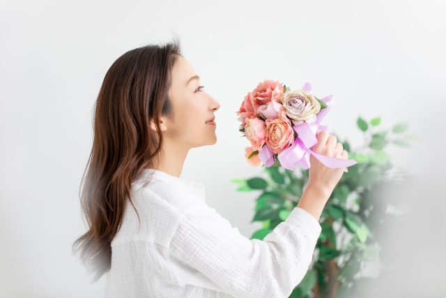 E-Lineが整っている女性の横顔の例